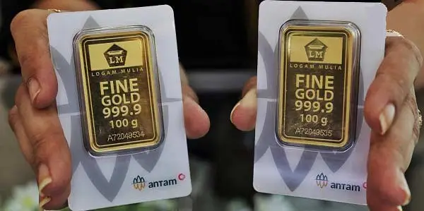 Harga emas antam turun Rp 1000 di awal pekan